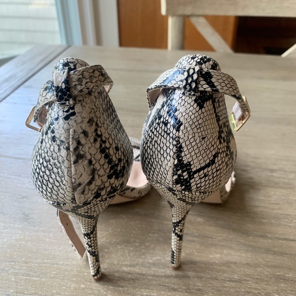 Lulu’s women’s animal print high heeled shoes sandals - Picture 5 of 9